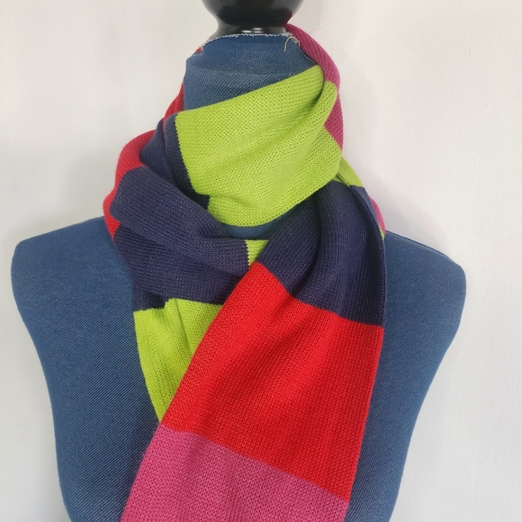 Long Colorblock Sweater Scarf with Crest Emblem - Picture 4 of 6